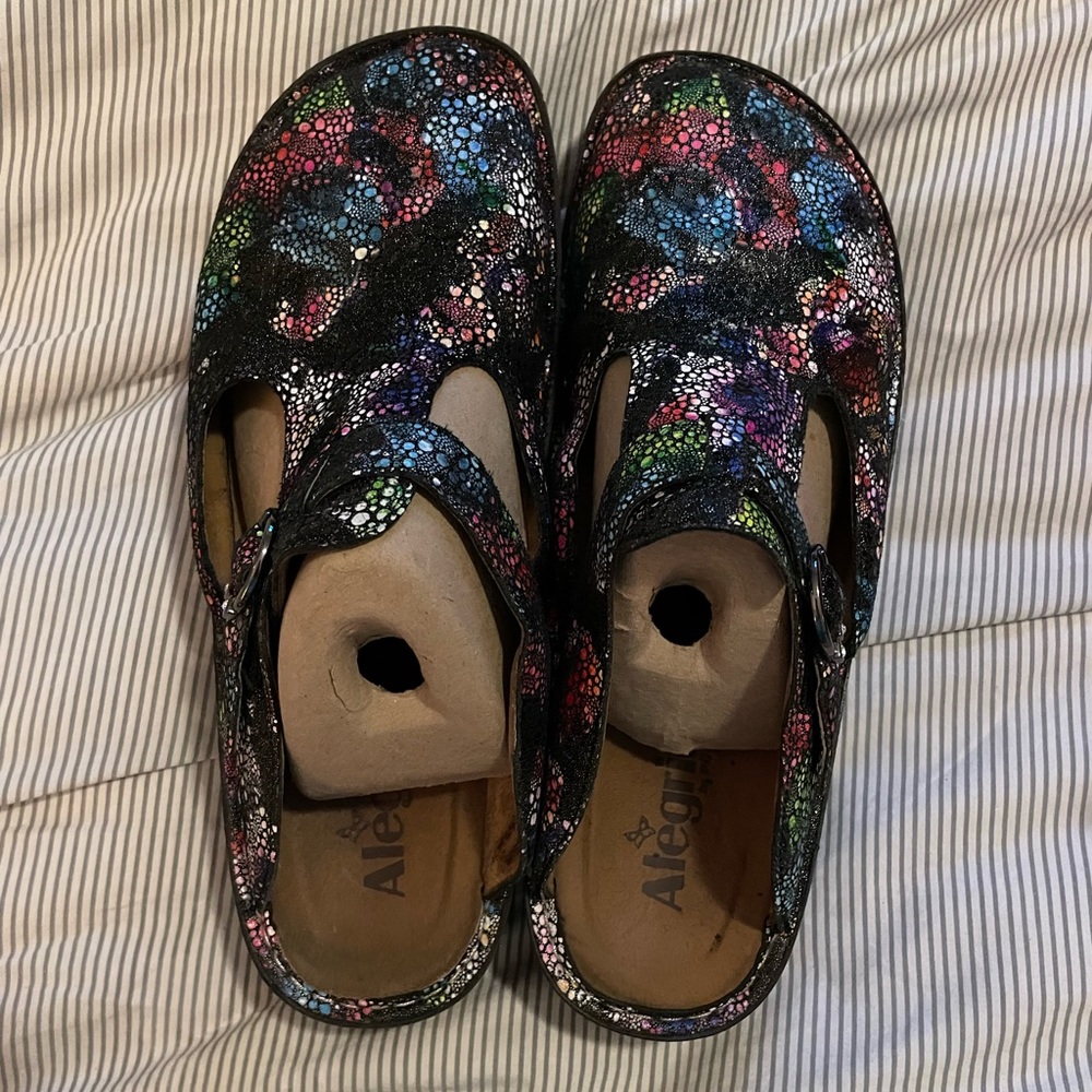 Alegria Clogs